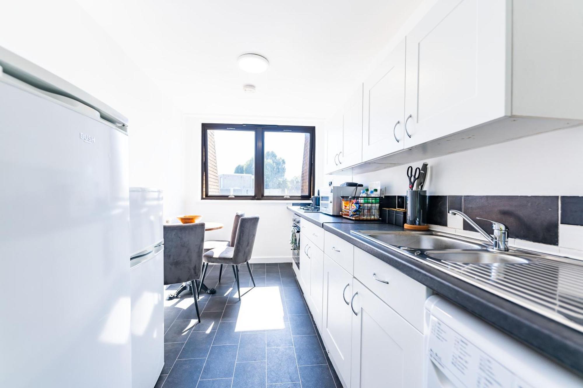 Luxury 3 Bedroom Flat With Balcony In Westbourne Park London Exteriör bild