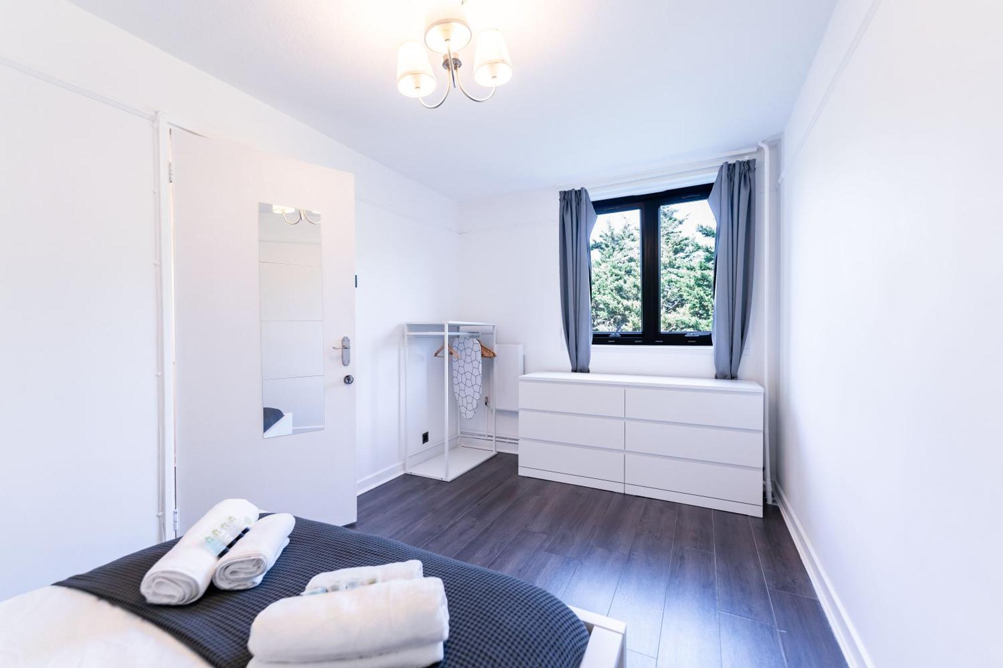 Luxury 3 Bedroom Flat With Balcony In Westbourne Park London Exteriör bild