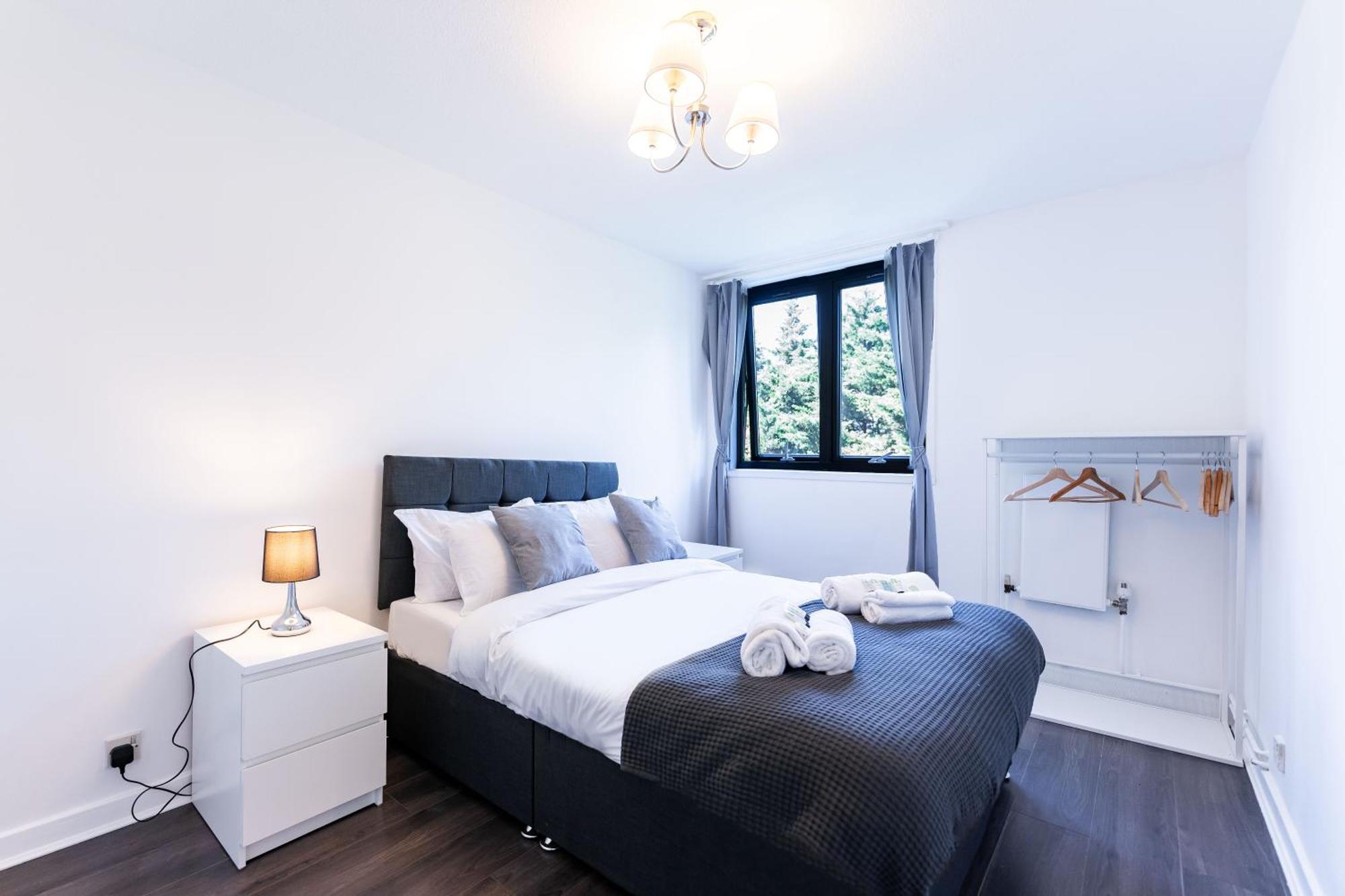 Luxury 3 Bedroom Flat With Balcony In Westbourne Park London Exteriör bild