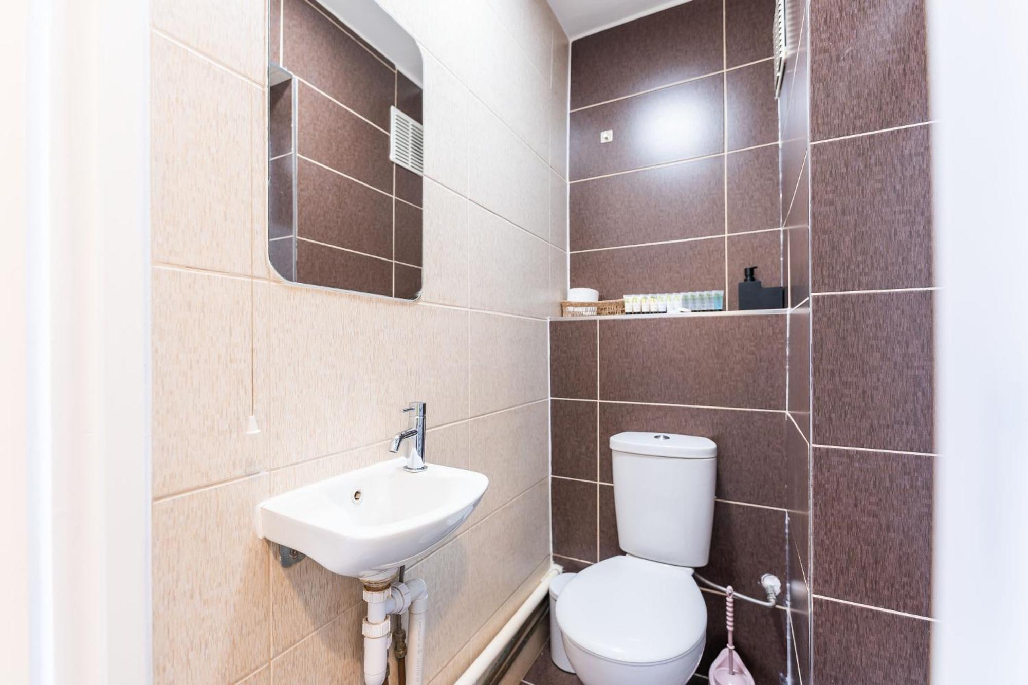 Luxury 3 Bedroom Flat With Balcony In Westbourne Park London Exteriör bild