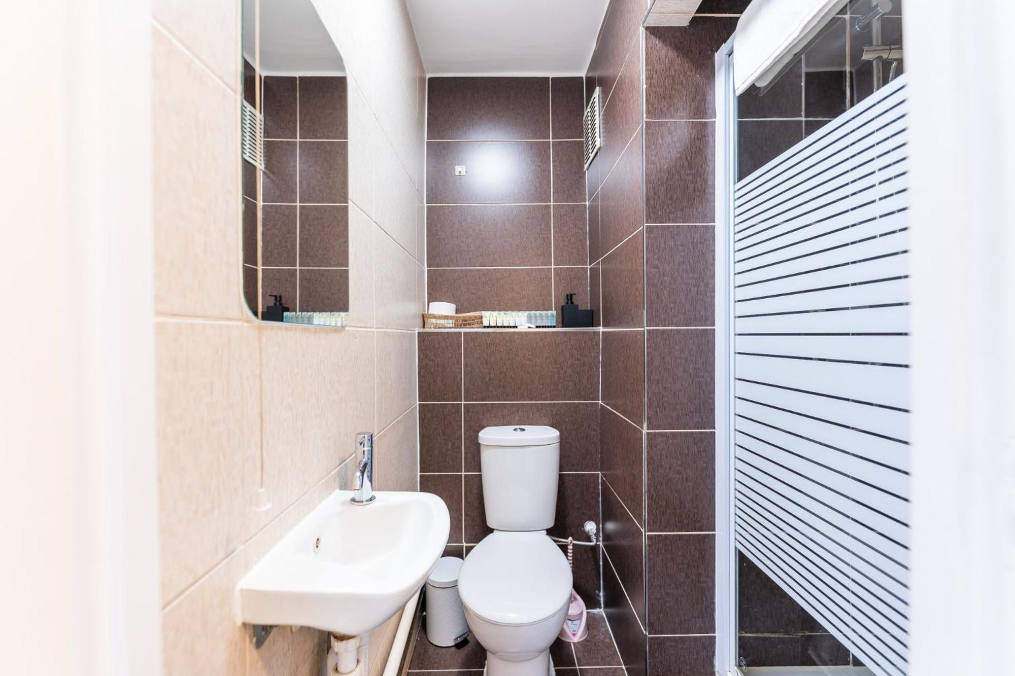 Luxury 3 Bedroom Flat With Balcony In Westbourne Park London Exteriör bild
